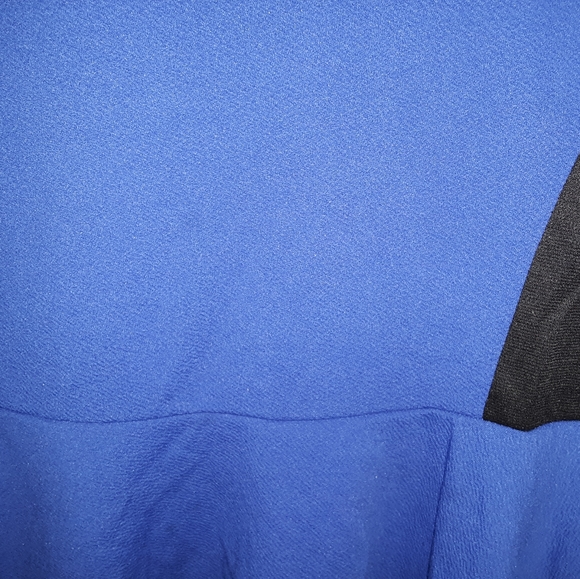 Womans plus size peek hole back top - Picture 5 of 5